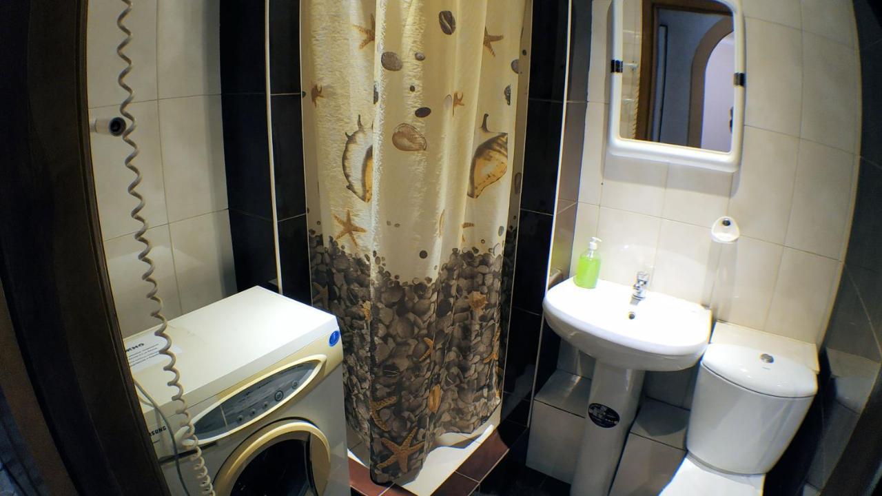 Апартаменты В Центре Металлургов 27 Kr Apartments 크리보이 로그 외부 사진